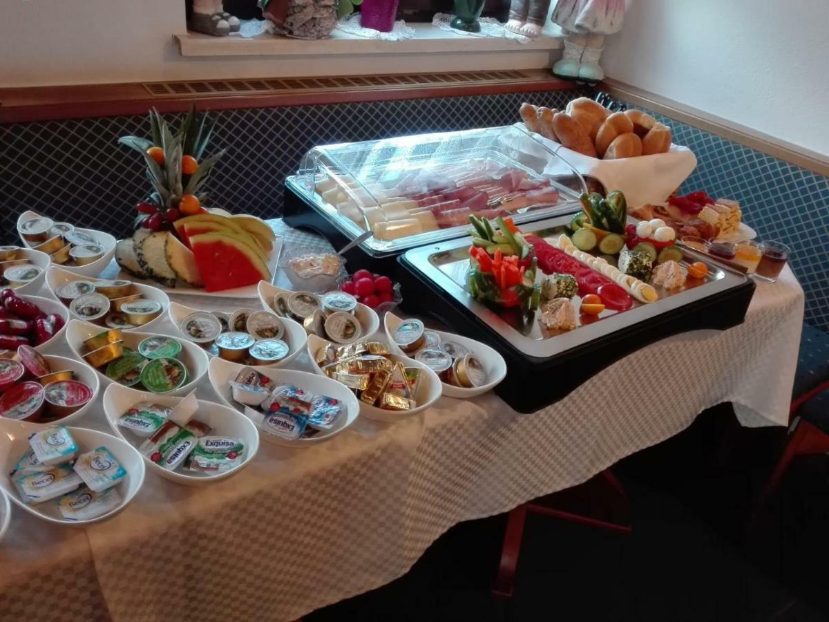 Gaestehaus Cafe Andrea Koeflach Ngoại thất bức ảnh